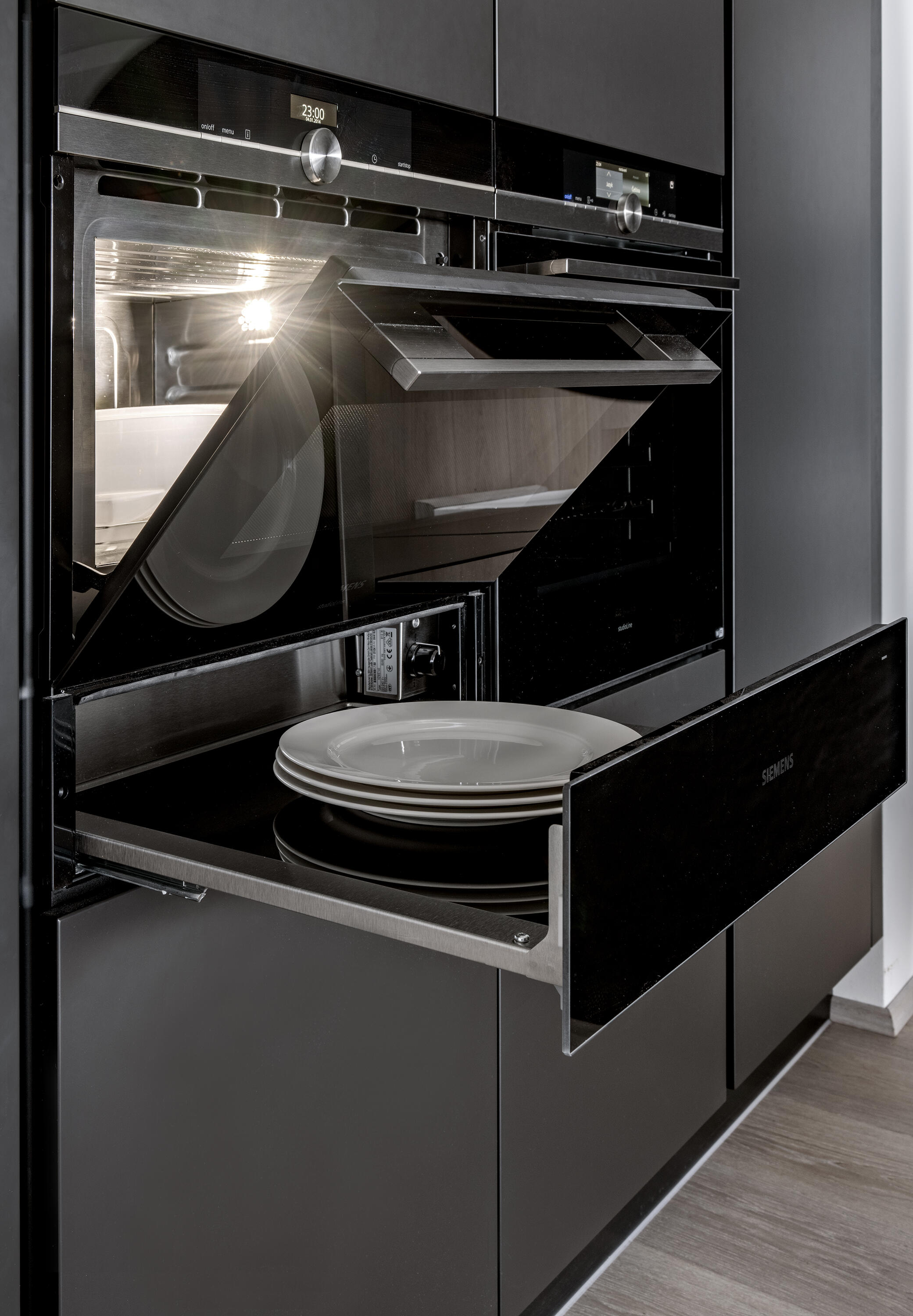 Alpine White | Black Graphite Evermatt