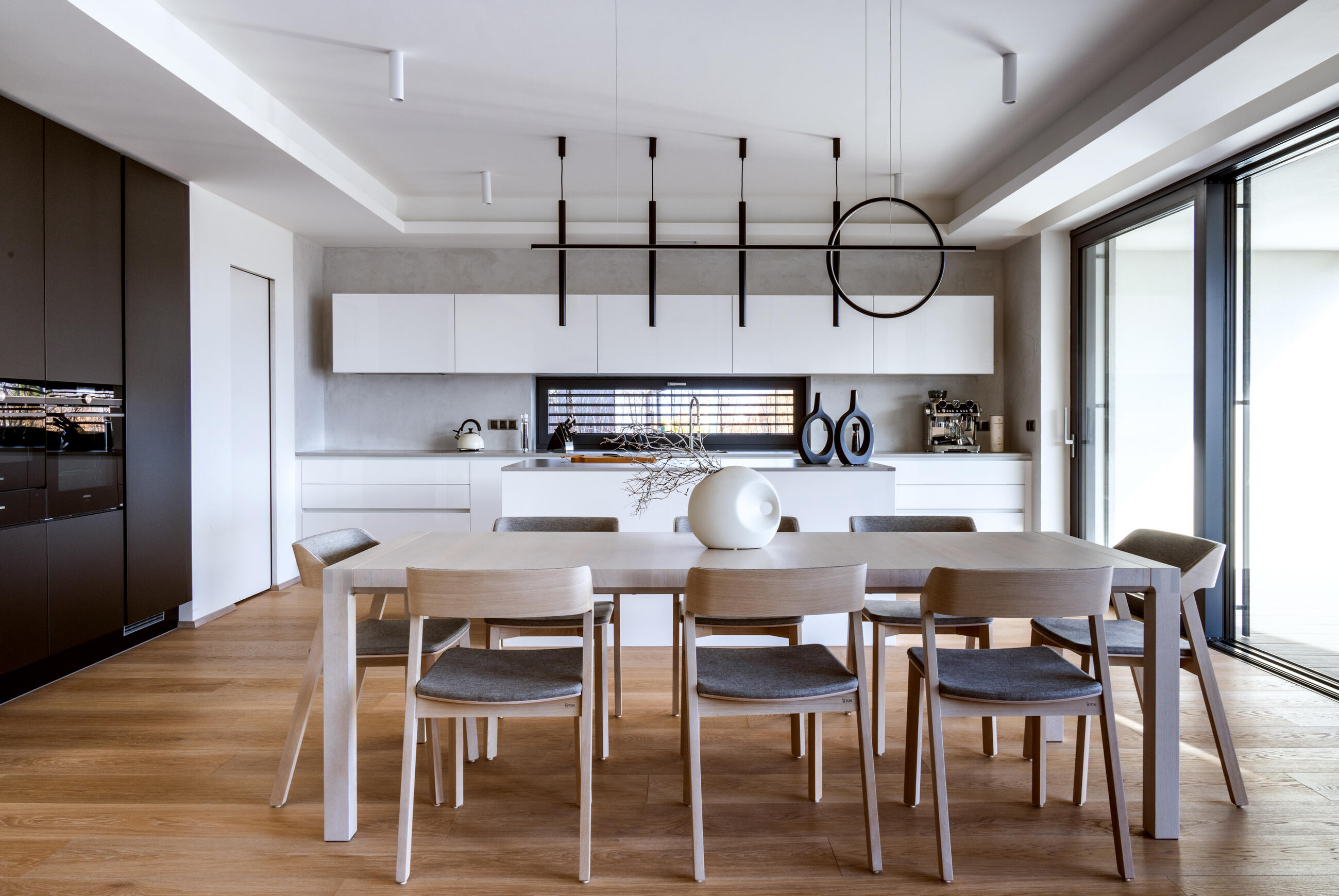 Alpine White | Black Graphite Evermatt