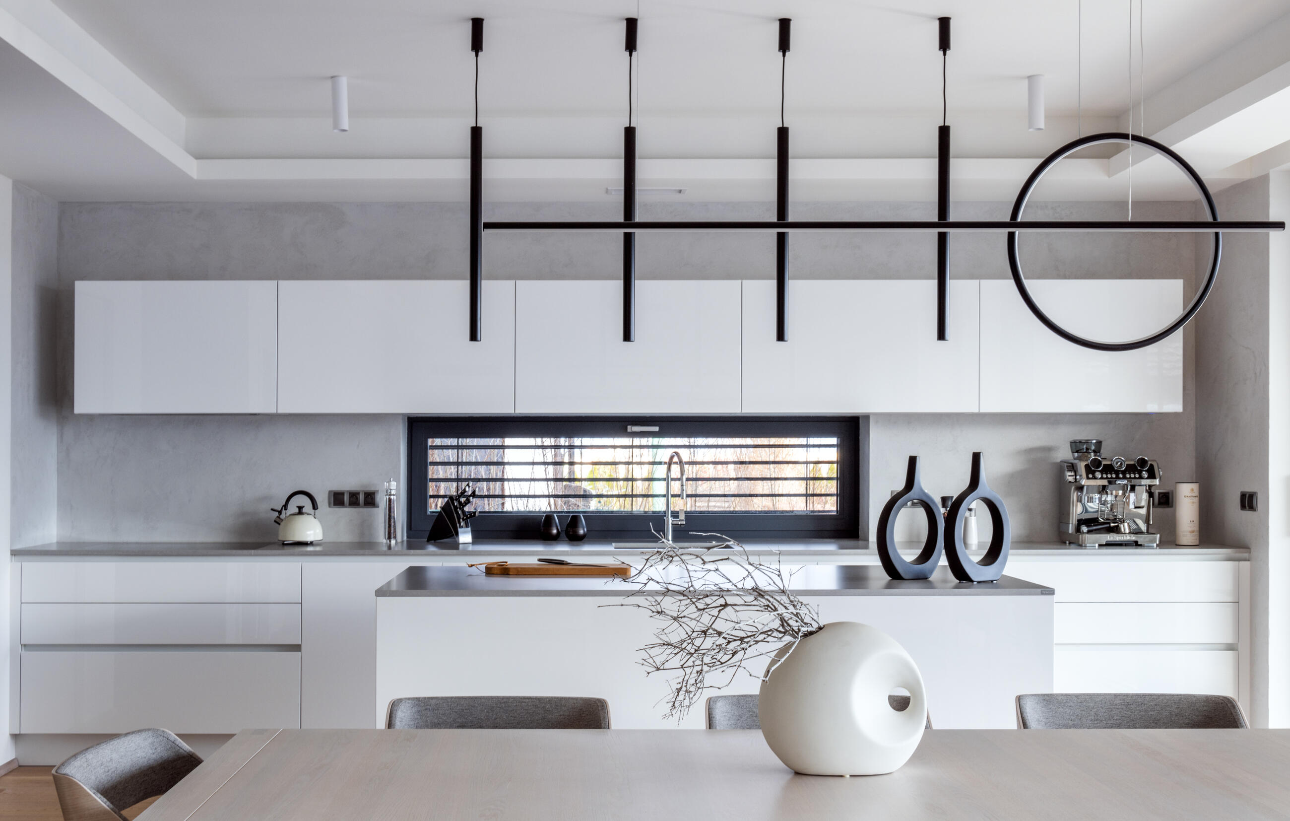 Alpine White | Black Graphite Evermatt