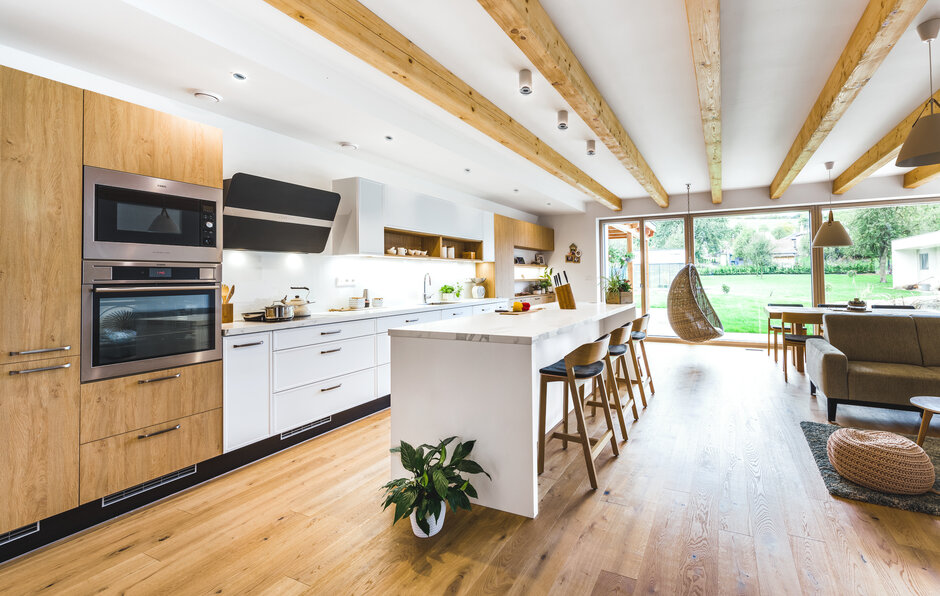 White Matt | Knotted Oak