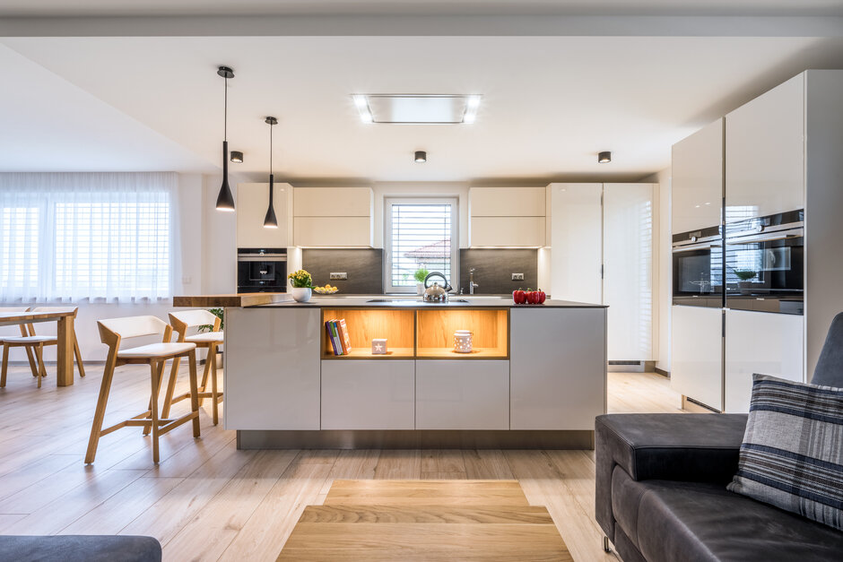 Magnolie Gloss | Brushed Oak