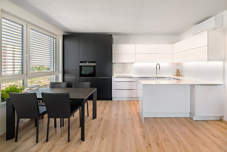 Creative Nanotech Black | Nanotech White